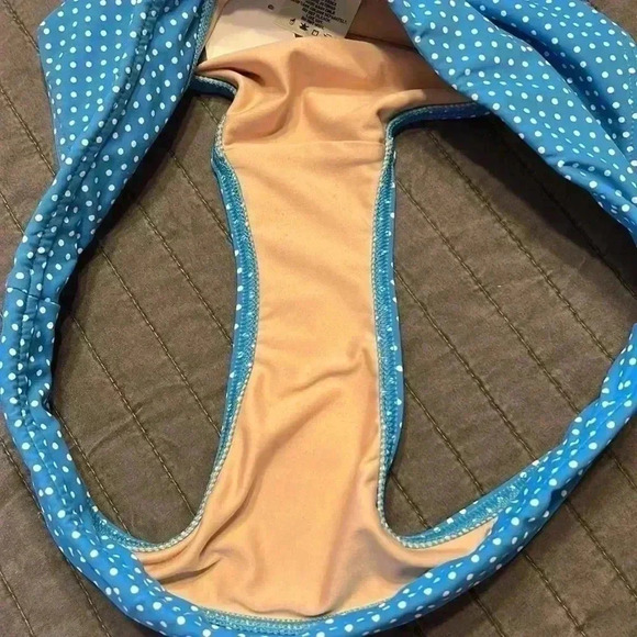 Bikini pieces - Picture 6 of 10